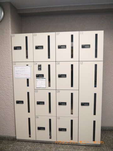 【その他共用部分】 | サニーコート滝野川 | 管理人室。マンション入り口の警備は安心です。