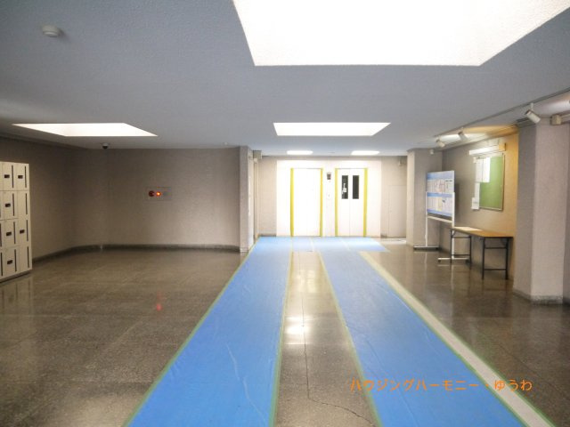 【エントランス】 | サニーコート滝野川 | 清潔感と歓迎感があるエントランスです。