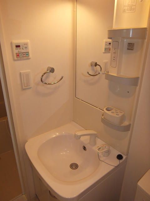 ドゥーエ西池袋の洗面所