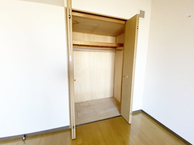 アステリ与野本町弐番館の収納|上部まで収納できます！