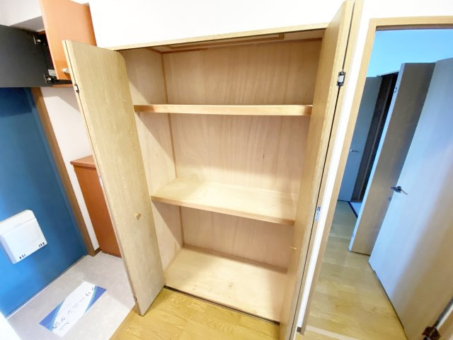 アステリ与野本町弐番館の収納|廊下の収納スペース！