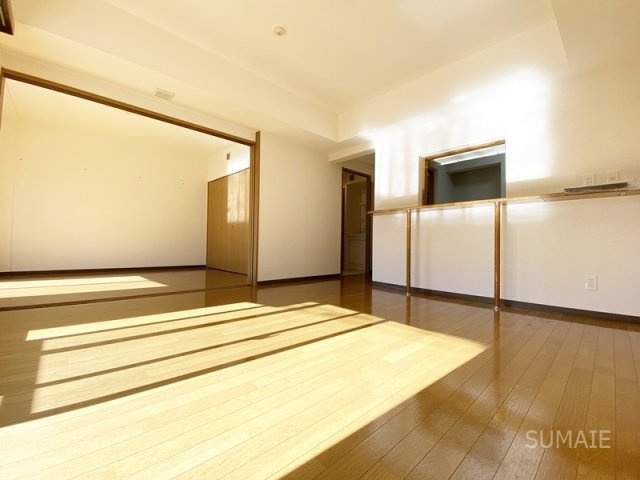 アステリ与野本町弐番館の居間・リビング|10.1帖のLDK！