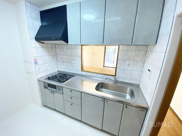 アステリ与野本町弐番館のキッチン|収納力のあるシステムキッチン！