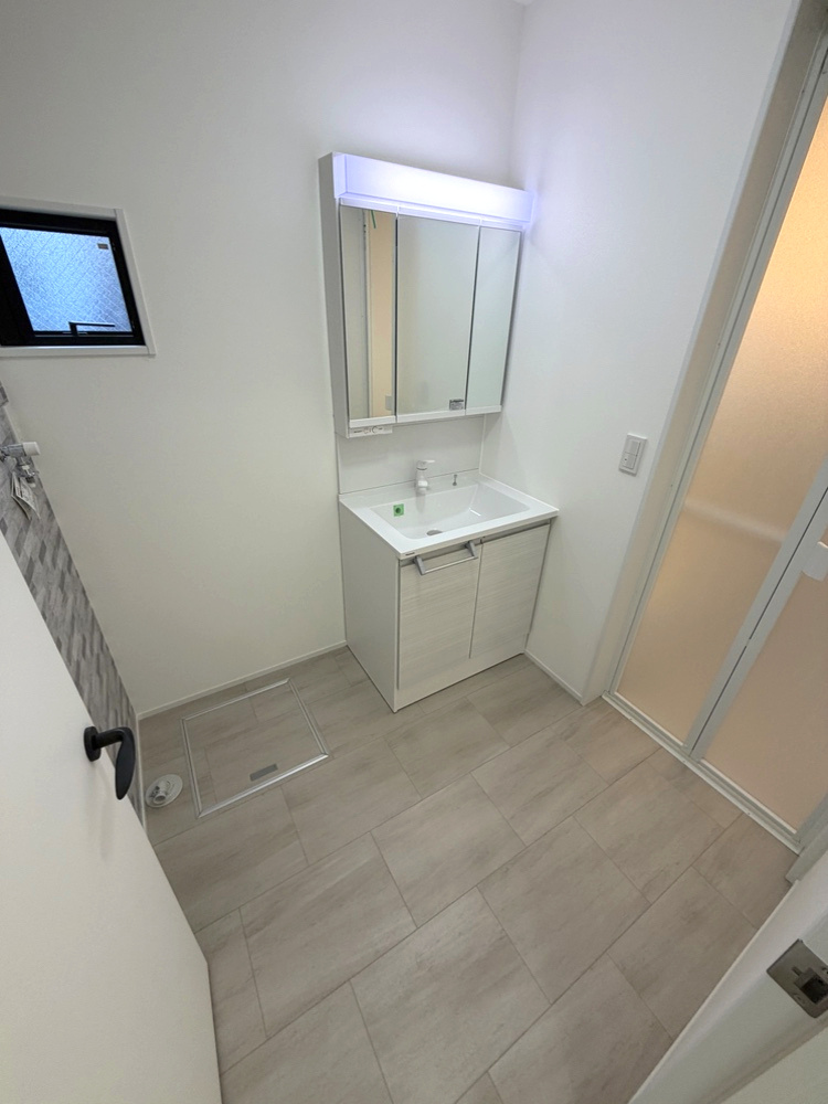 岡谷市郷田一丁目　中古住宅の脱衣所