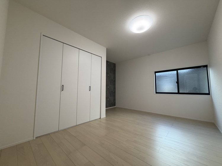 岡谷市郷田一丁目　中古住宅の洋室