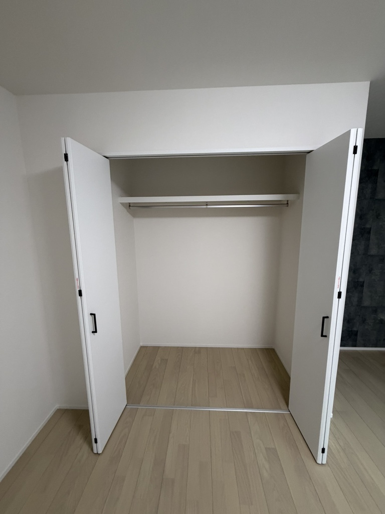 岡谷市郷田一丁目　中古住宅の収納