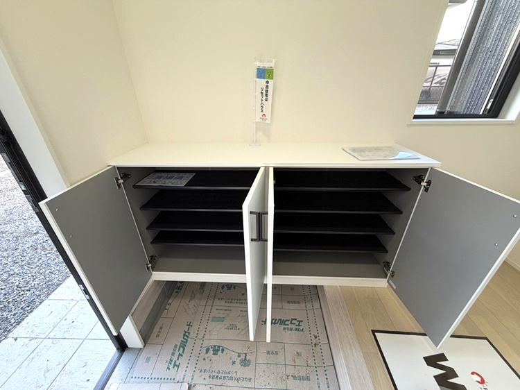 岡谷市郷田一丁目　中古住宅の収納