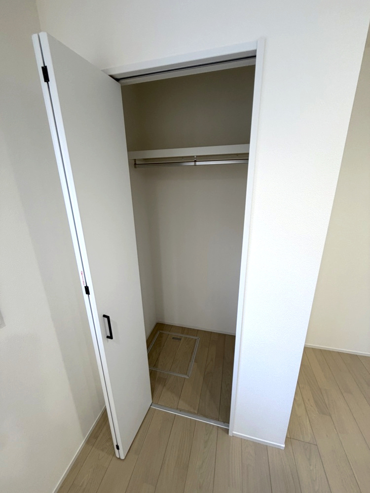 岡谷市郷田一丁目　中古住宅の収納