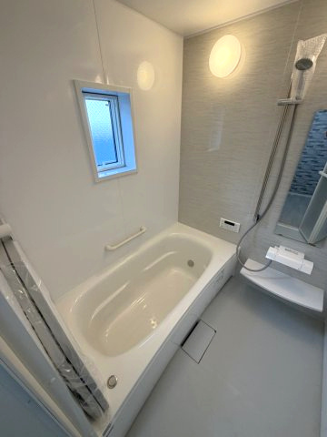 岡谷市郷田一丁目　中古住宅の浴室