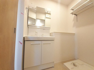 【洗面所】 | カームリー | スペースが確保できる洗面所です