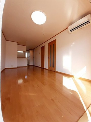 【居間・リビング】 | レーヴフロンスＡ | ゆったり過ごせるリビングです