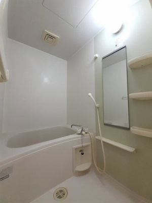 【浴室】 | レーヴフロンスＡ | 落ち着いた空間のお風呂です