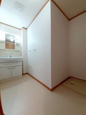 【洗面所】 | レーヴフロンスＡ | 脱衣スペースもあります