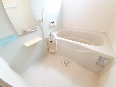 【浴室】 | エル・サン・レイク | コンパクトで使いやすいお風呂です