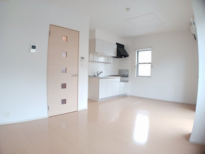 【居間・リビング】 | マーベラス・アンジュⅡ | こちらのリビングで趣味の時間をお楽しみください