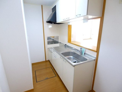 【キッチン】 | ドゥー・ビエント弐番館 | コンパクトなキッチンで掃除もラクラク