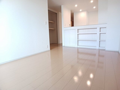 【居間・リビング】 | スカイ・ガーデンズ | 使いやすい居間です