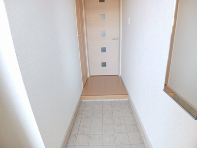 【玄関】 | スカイ・ガーデンズ | 毎日通る玄関はこちらです