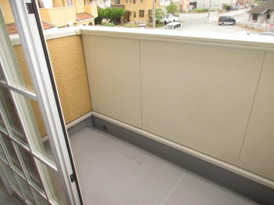 【バルコニー】 | サン・フィオーレ大島Ⅰ | お洗濯にも便利なバルコニー付き