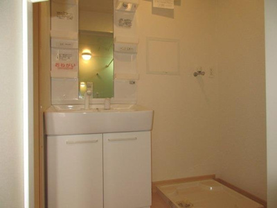 【洗面所】 | サン・フィオーレ大島Ⅰ | 使いやすい洗面所です