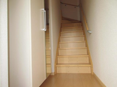 【玄関】 | サン・フィオーレ大島Ⅰ | 明るい玄関です