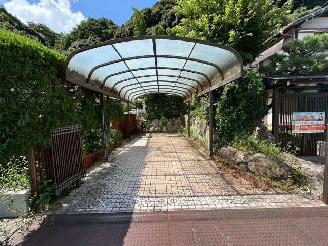 【駐車場】 | 小倉南区志井4丁目　中古戸建 | 車をお持ちの方に嬉しい駐車場付きの物件です