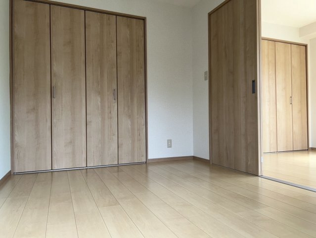 ハイツリー芝の洋室