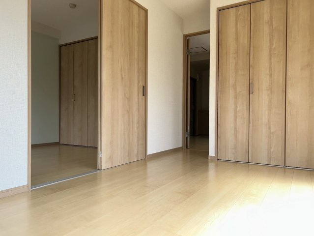 ハイツリー芝の洋室