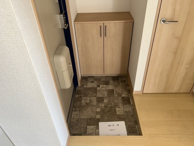 ハイツリー芝の玄関