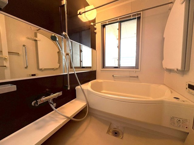 ◆琵琶湖眺望可能◆リビング広々２３帖以上の１ＬＤＫ◆ペット飼育可能◆ネバーランド大津ＧＲＡＮＢＡＹの浴室|浴室