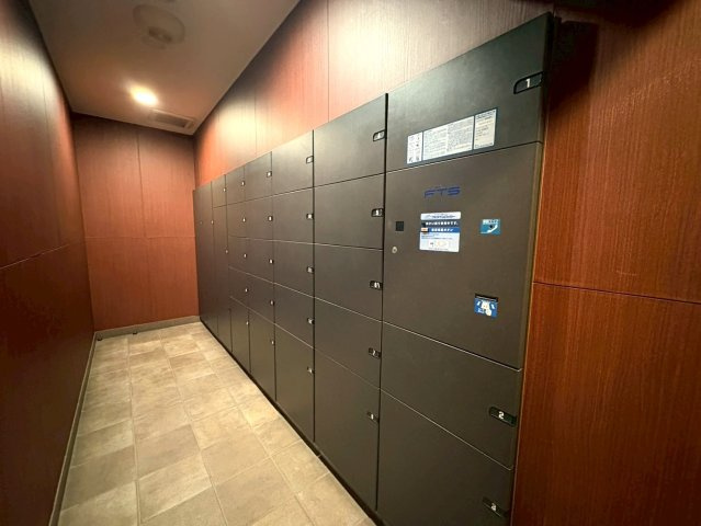 ◆琵琶湖眺望可能◆リビング広々２３帖以上の１ＬＤＫ◆ペット飼育可能◆ネバーランド大津ＧＲＡＮＢＡＹの設備|宅配ボックス