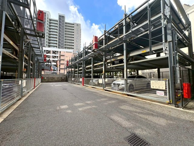 ◆琵琶湖眺望可能◆リビング広々２３帖以上の１ＬＤＫ◆ペット飼育可能◆ネバーランド大津ＧＲＡＮＢＡＹの駐車場|駐車場