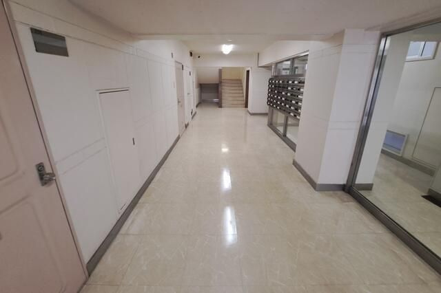 ライオンズマンション南平台のエントランス|■宅配ＢＯＸ■集合ポスト■駐輪場