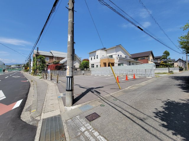 蟻ケ崎６丁目売土地の前面道路含む現地写真