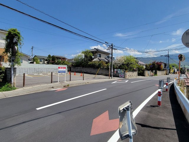 蟻ケ崎６丁目売土地の前面道路含む現地写真