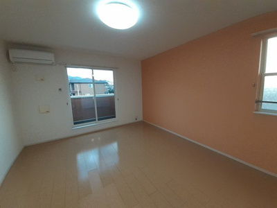 【居間・リビング】 | グランソレイユ弐番館 | ゆったりとした居間です