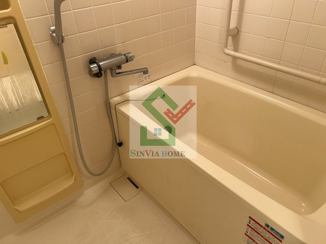 ワイズエメリールUの浴室