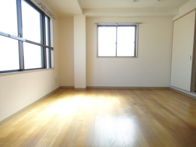 メゾン・アン・シャンテの洋室|使い勝手のいい洋室です