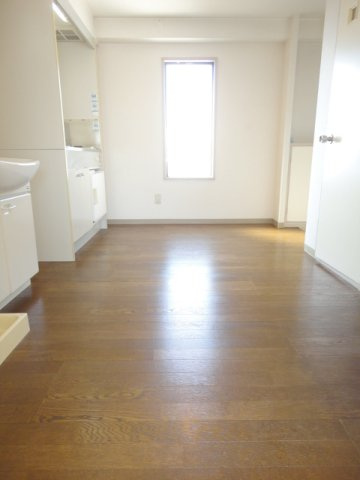 メゾン・アン・シャンテの居間・リビング|ゆったりとした居間です