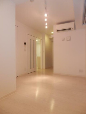 【居間・リビング】 | フュージョナル西荻窪 | 8.5帖のきれいな洋室。