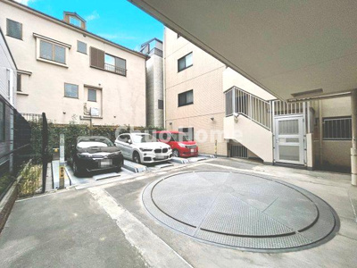 【駐車場】 | ウィルローズ瑞江クラース | 【敷地内駐車場】最新の空き状況や費用などの詳細は担当スタッフまでお問い合わせください。