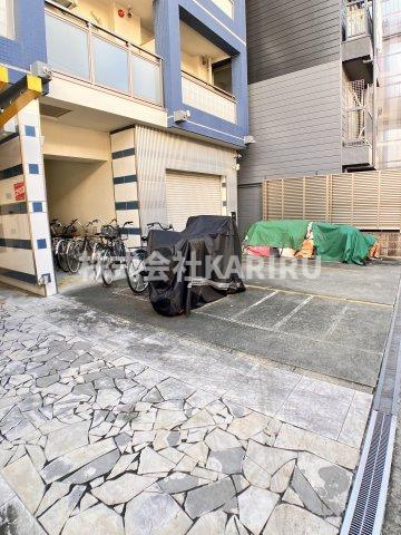 ル・クレール今福の駐車場