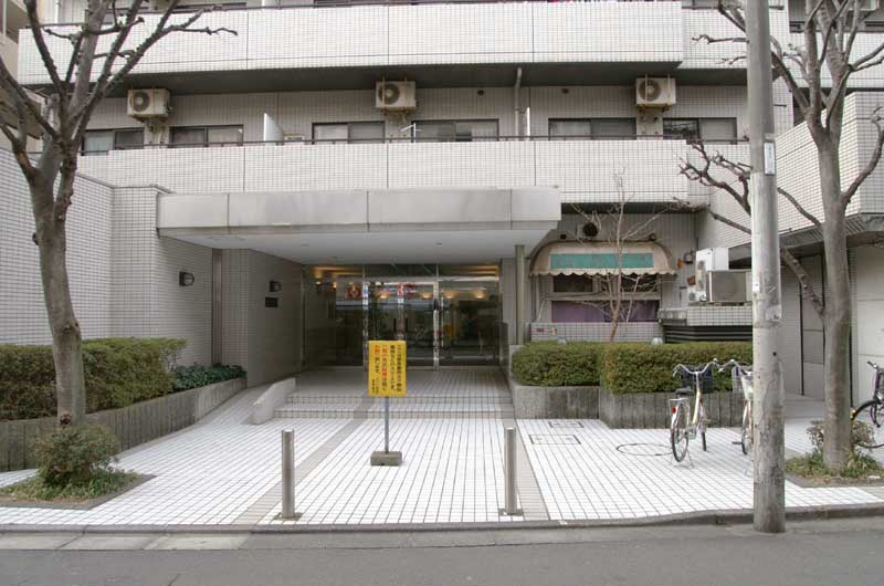 メゾン西荻のエントランス