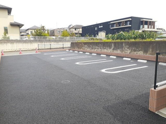 【駐車場】