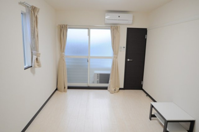 【居間・リビング】 | レオネクストカミオンダ