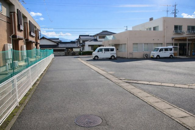 山口市矢原店舗事務所の駐車場|駐車スペースもあります