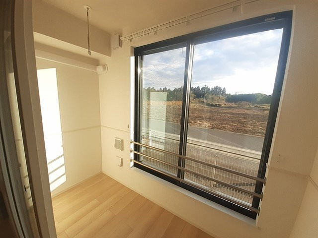 エムズ　サニーガーデンⅩⅩⅢの内装|サンルーム付き