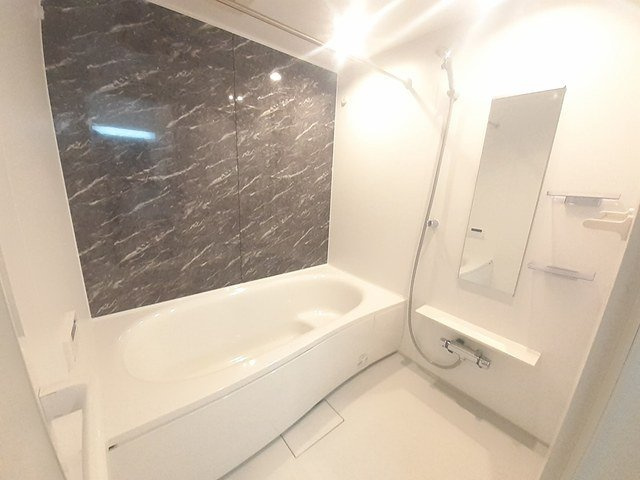 エムズ　サニーガーデンⅩⅩⅢの浴室|浴室乾燥機付き、追い焚き機能浴室です。