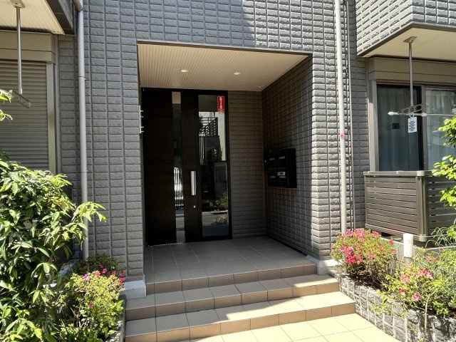 リオリブロのエントランス