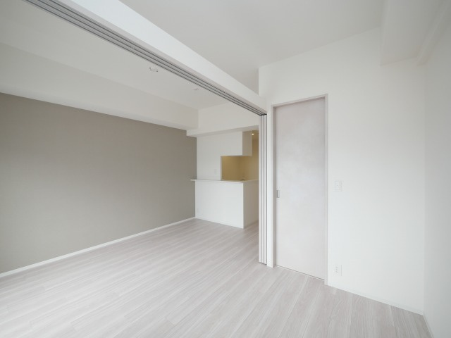 コンフォリア・リブ新大阪西宮原ソルテラスの洋室